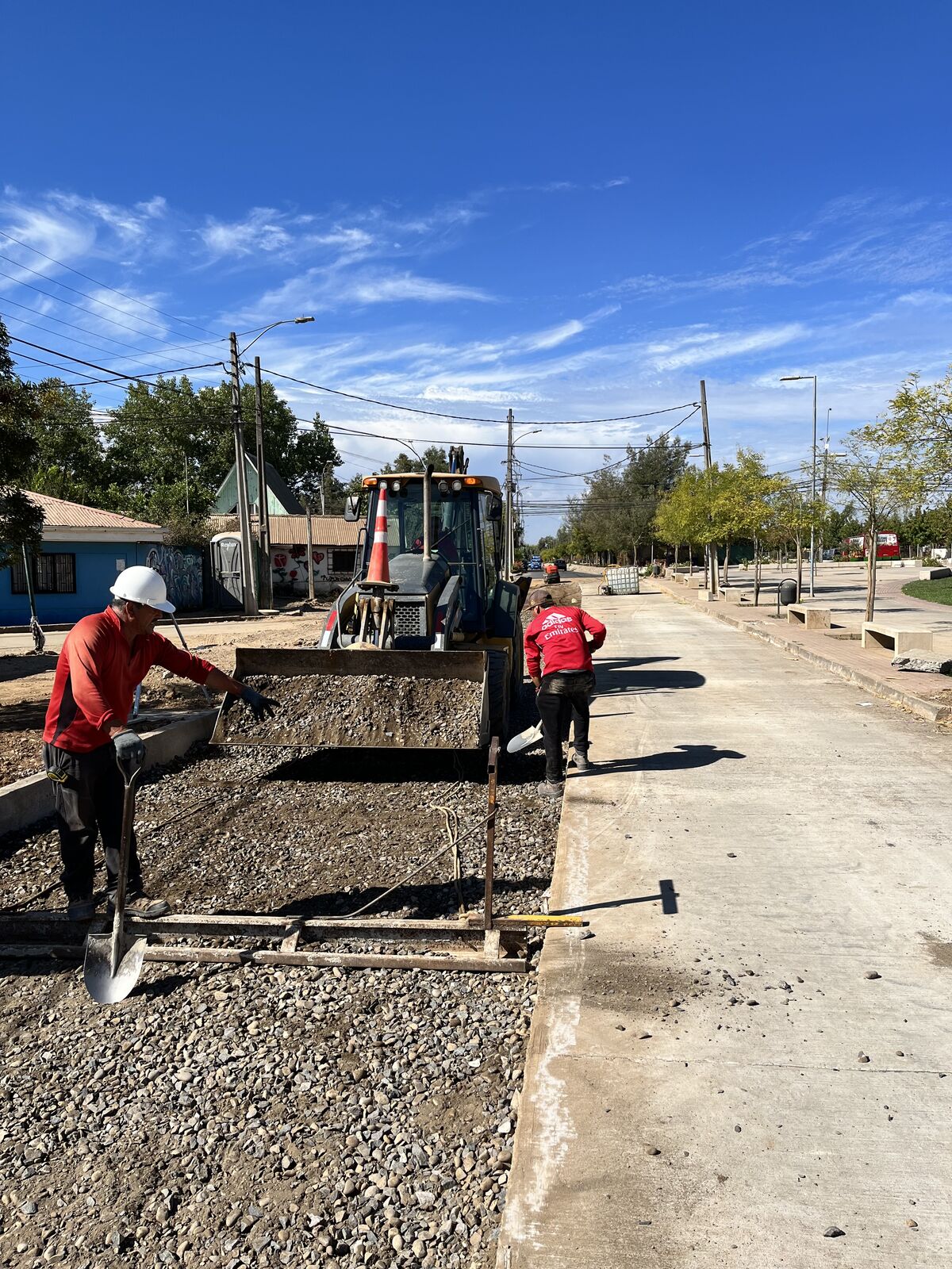 Pavimentación de calzada en Avenida Villa La Paz, Talca, ejecutada por GHM Civil